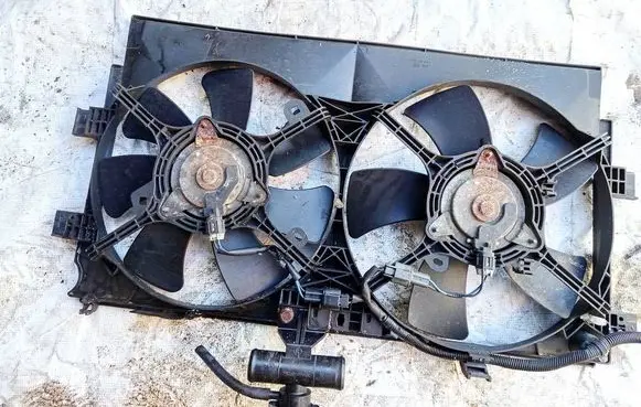 Mitsubishi Outlander Radiator cooling fan shroud 