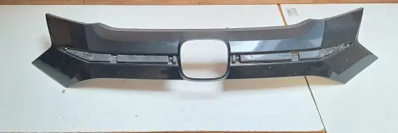 Honda HR-V Front bumper upper radiator grill 7112T7W00