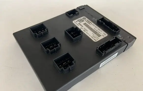 Audi A4 S4 B8 8K Comfort/convenience module 8K0907063P