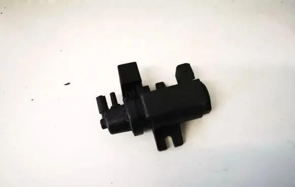 BMW 5 E60 E61 Turbo solenoid valve 70057903 7796634