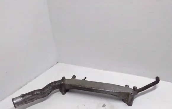 Subaru Forester SF Engine coolant pipe/hose