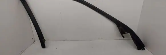 Front door glass trim molding
