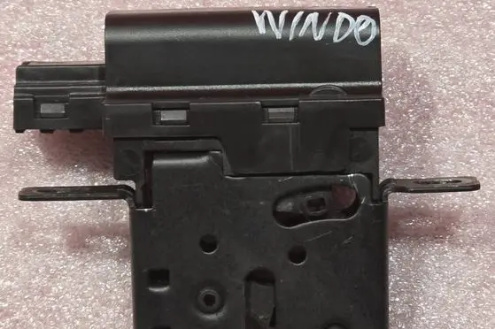 Peugeot 407 Tailgate window lock/catch/latch 9648254780