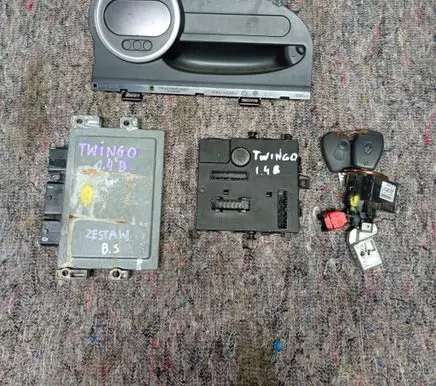 Renault Twingo II Engine ECU kit and lock set 8201076690 8201127953 8200700695