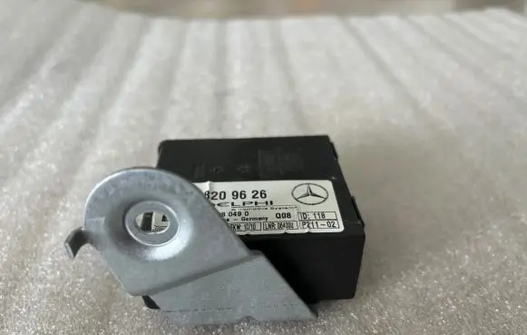 Mercedes-Benz E W211 Alarm control unit/module A2118209626 510080490 2118209626