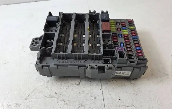 Honda CR-V Fuse box set T1EE111