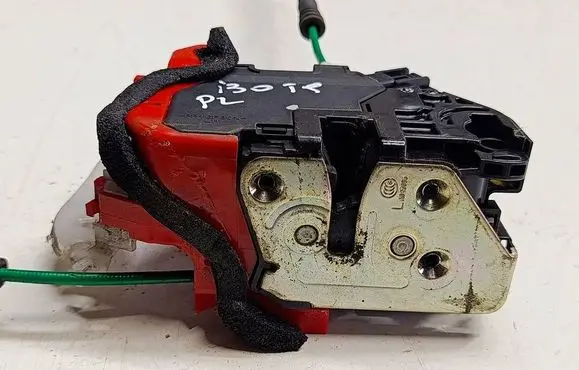 Hyundai i30 Front door lock 81310A6130T9 81310A6130