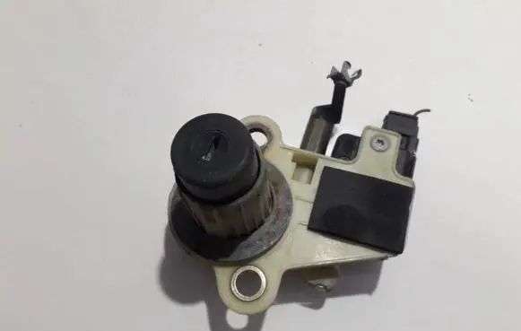 Renault Laguna I Tailgate exterior lock 