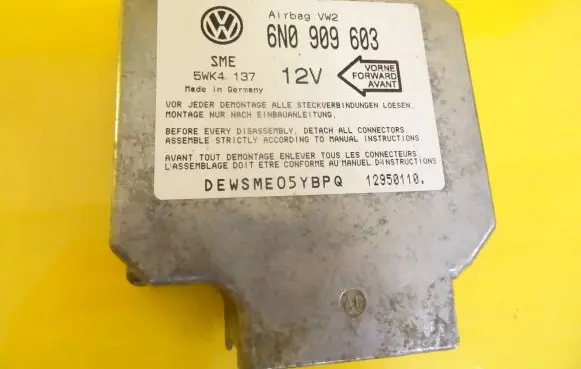 Volkswagen Polo III 6N 6N2 6NF Airbag control unit/module 6N0909603