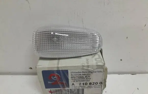 Mercedes-Benz E W210 Front fender indicator light A2108200921