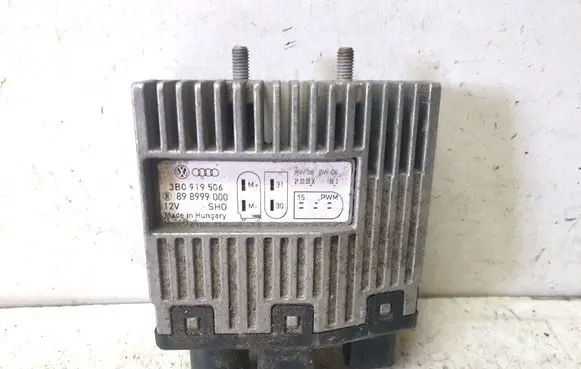 Volkswagen Transporter - Caravelle T5 Coolant fan relay 3B0919506