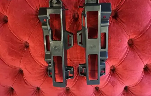 Peugeot 108 Front bumper mounting bracket 1612203180