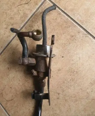 Volkswagen PASSAT B2 Fuel pressure regulator 034133534G
