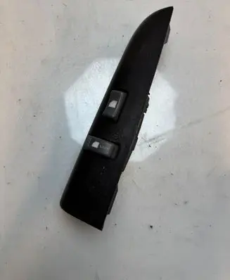 Chevrolet Blazer Quarter vent window switch 15151472 2580A