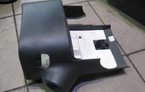 Steering wheel column trim
