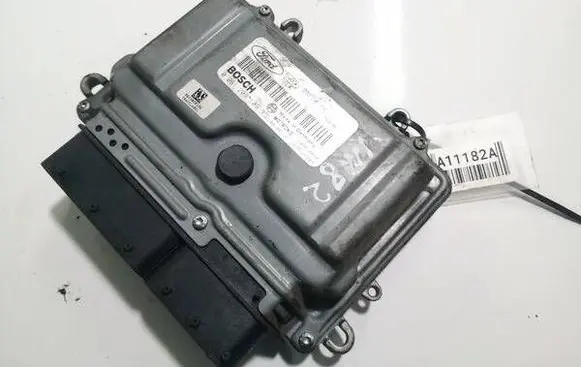 Ford Mondeo MK IV Engine control unit/module 0261209109