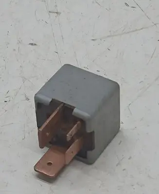 Audi A6 S6 C5 4B Other relay 443951253