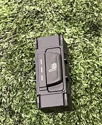 BMW X5 G05 Seat heating switch 6828058