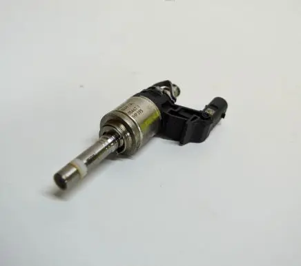 Volkswagen Jetta VII Fuel injector 04E906036AL