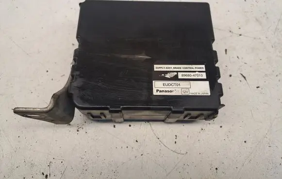 Toyota Prius (NHW20) Hand brake control module 8968047010