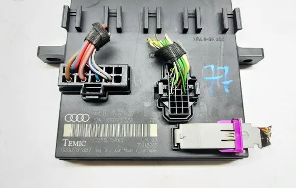Audi A8 S8 D3 4E Light module LCM 4E0907279L