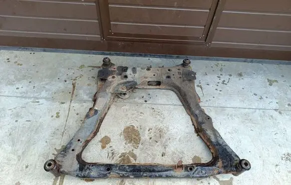 Nissan Qashqai Front subframe