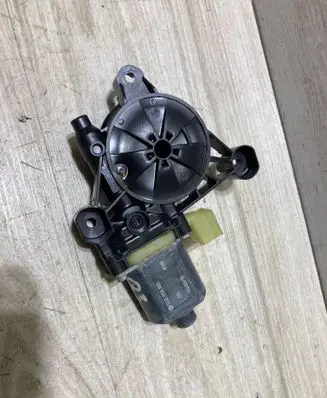 Audi Q3 F3 Rear door window regulator motor 5Q0959801