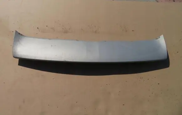 Front bumper lip