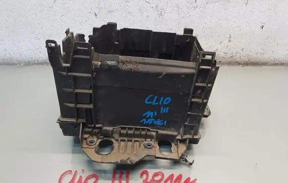 Renault Clio III Battery box tray 8200314273