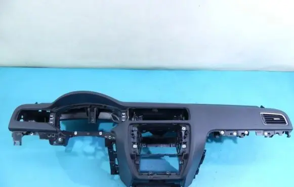 Volkswagen Jetta VI Dashboard 5C6880204B IMPRK1312820