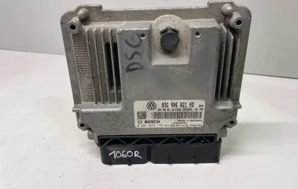 Volkswagen Touran I Engine control unit/module 03G906021ND 0281015172