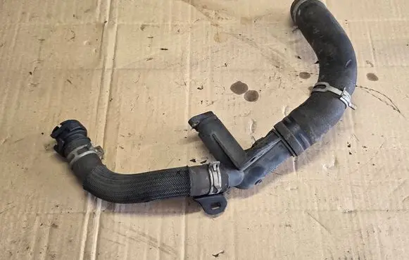Peugeot 308 Engine coolant pipe/hose 9671124980 9684589080
