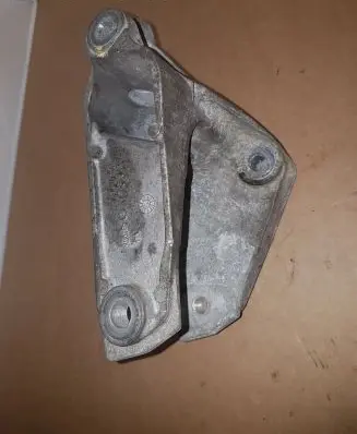 Opel Antara Engine mounting bracket X00765