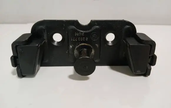 BMW 5 E60 E61 Loading door lock loop/hook striker 8203771