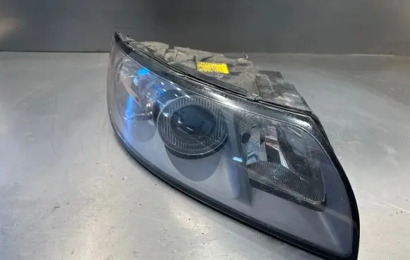 Volvo V50 Headlight/headlamp 31335222 0301198204