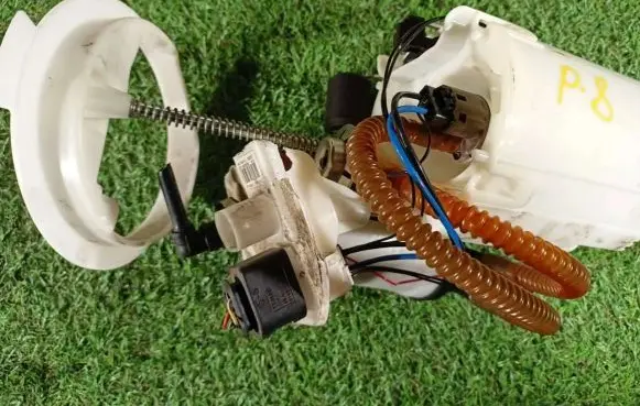 BMW 3 F30 F35 F31 Fuel injection high pressure pump 7243975