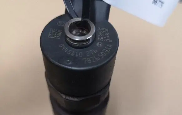 Opel Zafira B Fuel injector 0445110276
