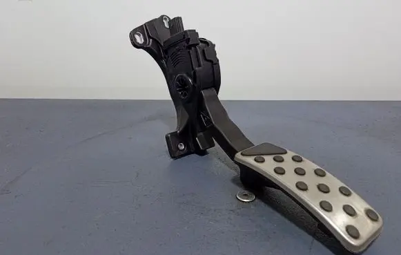 Jeep Grand Cherokee Accelerator throttle pedal 68021971AD