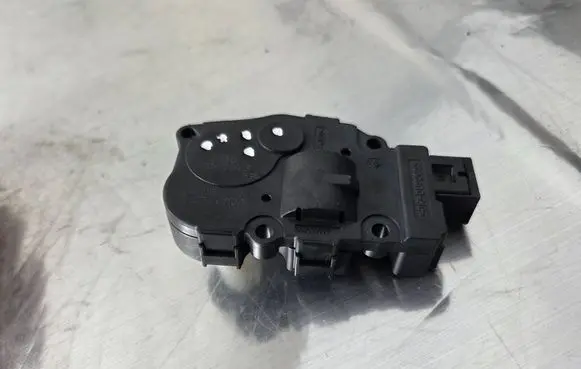 BMW 6 F06 Gran coupe Air flap motor/actuator EFB430 28062013 K9749006