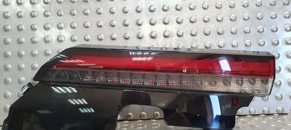 Volvo C40 Tailgate rear/tail lights 32365672