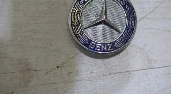 Mercedes-Benz A W176 Manufacturer badge logo/emblem 2188170116
