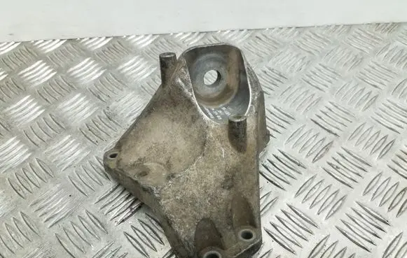 Audi A4 S4 B6 8E 8H Engine mounting bracket 8E0399113L
