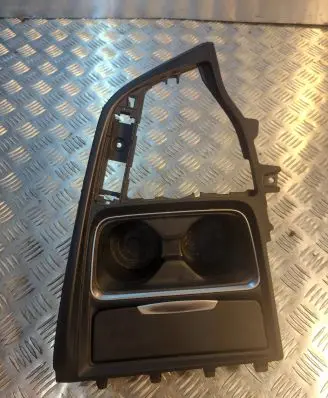 BMW 3 F30 F35 F31 Cup holder front 9218926 58450713 105027853