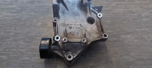 Mercedes-Benz Sprinter W906 Generator/alternator bracket 6512340339 A6512340339