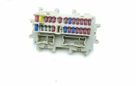 Nissan Navara D40 Fuse module
