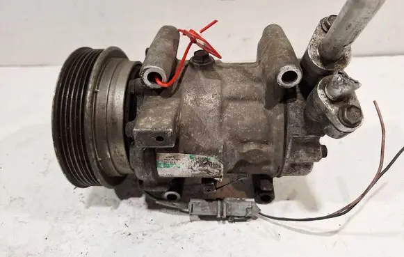 Renault Clio III Air conditioning (A/C) compressor (pump) 8200953359
