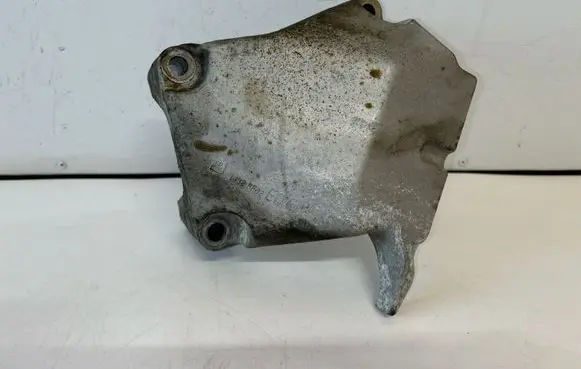 Opel Insignia A Engine mounting bracket 13326802