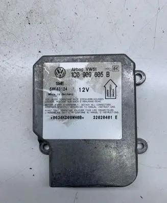 Volkswagen PASSAT B5.5 Airbag control unit/module 1C0909605B 5WK43124