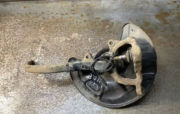 Mercedes-Benz E W211 Front wheel hub spindle knuckle 2115451040