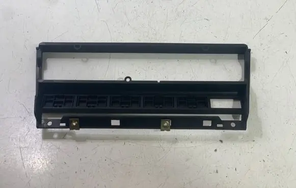 Radio/GPS head unit trim